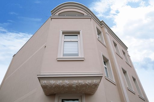 Eigentlich sollte nur gedämmt werden - doch durch Einsatz der
Brillux Fassadenprofile wurde die Gründerzeitvilla wieder zu dem
Schmuckstück, das sie einst war. Weiterer Text über ots und
www.presseportal.de/nr/127642 / Die Verwendung dieses Bildes ist für
redaktionelle Zwecke honorarfrei. Veröffentlichung bitte unter
Quellenangabe: "obs/Brillux GmbH & Co. KG"