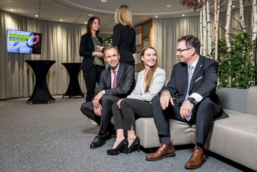  Vorstand Peter Gauper, Raiffeisen Landesbank
Kärnten, Auszeichnung für besten Arbeitgeber 2020 in Bankenbranche