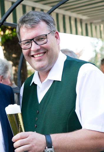 Vorschau Bild von Thomas Stockinger, Chef des Gasthof Hotel Stockinger in
Ansfelden, ist begeistert von der App „Schnips“ und „Nutzer der
ersten Stunde“.