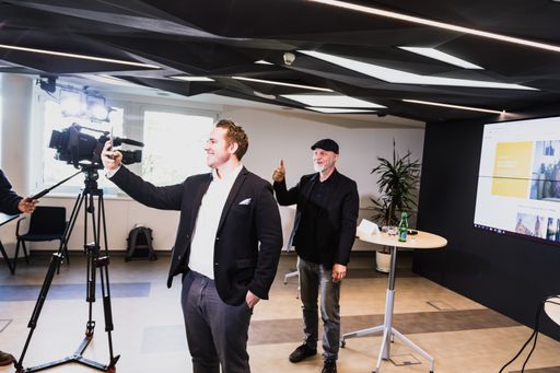  Erich Fenninger (Direktor Volkshilfe Österreich)
Patrick Tomelitisch (CEO OROUNDO Mobile GmbH)