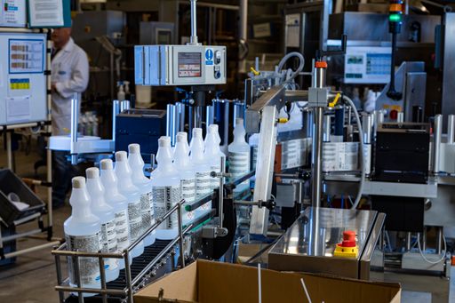 Vorschau Bild von Desinfektionsmittel-Abfüllung: Hagleitner Hygiene
produziert ausschließlich am Stammsitz in Zell am See.