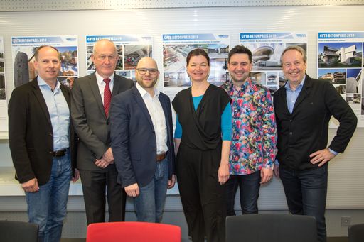 Die Jury des GVTB-Betonpreises 2019 (v.l.): Der
Auslober Christoph Ressler (GF GVTB) mit den Jurymitgliedern Johann
Kollegger, (Institut für Tragkonstruktionen-Betonbau, TU Wien),
Elmar Hagmann (Bauunternehmen Sedlak, Vorsitzender der Jury), Renate
Hammer (Institute of Building Research & Innovation ZT GmbH),
Wojciech Czaja (Architektur-Journalist) und Jörg Fessler
(UniqueFessler Werbeagentur).