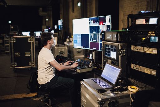 Vorschau Bild von Unter Einhaltung aller geltenden Sicherheits- und
Hygienebestimmungen werden pro Woche drei Live-Konzerte per Stream
aus der Wiener Gösserhalle übertragen