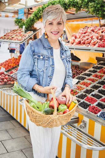 Vorschau Bild von Um eine Übersäuerung zu vermeiden, stehen Gemüse, Salate und Obst
frisch vom Wochenmarkt auf dem Speiseplan.