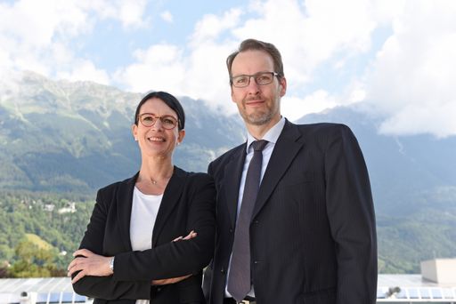 Susanne E. Herzog, Leiterin des Executive
Education-Departments am MCI, und Markus Kittler, Wissenschaftlicher
Leiter, entwickelten das Executive PhD-Programm in Hinblick auf die
COVID-Anforderungen hochprofessionell weiter.