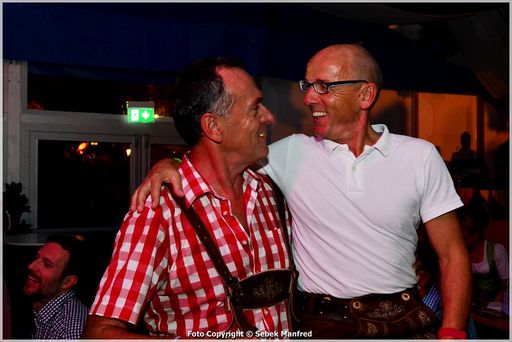  Karl Gietler und Werner Winkelmeier beim Rosa
Wiener Wies’n-Fest 2015 gemeinsam mit der SoHo Simmering