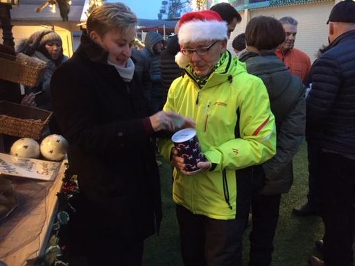 Vorschau Bild von Karl mit Ortrun beim di.to Weihnachtspunsch im
Dezember 2018