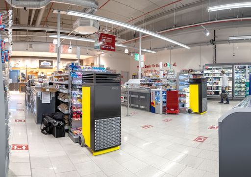 Vorschau Bild von Der TAV V+ im Kassenbereich eines Supermarktes Weiterer Text über
ots und www.presseportal.de/nr/144355 / Die Verwendung dieses Bildes
ist für redaktionelle Zwecke honorarfrei. Veröffentlichung bitte
unter Quellenangabe: "obs/Trotec GmbH"
