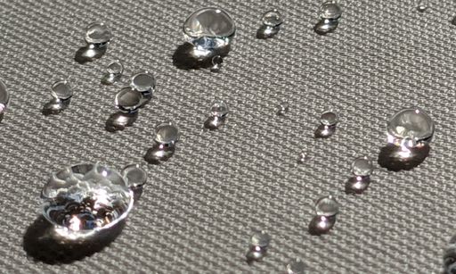 Vorschau Bild von Wasserabstoßende Wirkung der äußersten Schicht