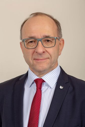 Vorschau Bild von Wir bieten Ihnen an, Ihre Mitarbeiter auch im Home
Office zu unterstützen. Canon Modern Working-Experten helfen Ihnen
dabei, ideale Arbeitsumgebungen und reibungslose Abläufe zu
schaffen, damit alle Ihre Kreativität auf die Entwicklung neuer
Geschäftsmöglichkeiten lenken können.
