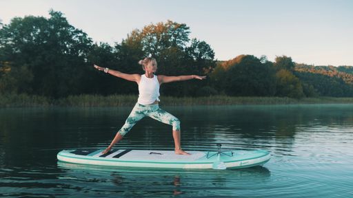 Vorschau Bild von SUP Yoga am Mattsee mit Danique van Oosterhout -
Krieger II