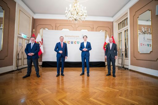Vorschau Bild von Wiens LH Bgm. Michael Ludwig, Oberösterreichs LH
Thomas Stelzer, Bundeskanzler Sebastian Kurz, Salzburgs LH Wilfried
Haslauer.