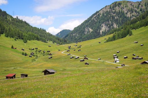 Vorschau Bild von 580.000.000 m² Berg- und Talfreiheit garantieren den gesunden
Abstand.