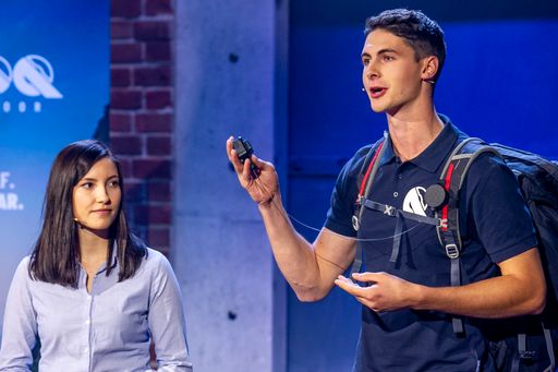 BILD - Hier präsentieren Julia Schadinger und Gründer Lukas
Watzinger ihr Produkt im Pitch den Investoren