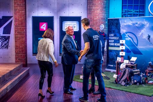 Vorschau Bild von BILD - Der Bau-Tycoon Dr. Hans-Peter Haselsteiner und Gründer
Lukas Watzinger schlagen zum Deal ein.