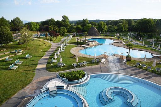 Rogner Bad Blumau Vulkania® Heilquelle Baden wie im
Meer