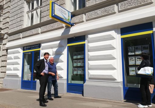 Vorschau Bild von von li: Karl Kinsky, MBA, Volksbank Wien und GF KR
Karl Fichtinger, IMMO-CONTRACT vor dem WOHN-CENTER