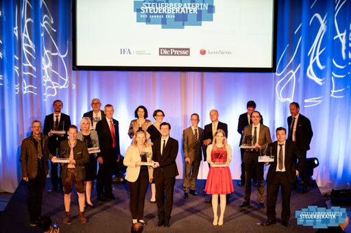 Vorschau Bild von In der Kategorie „Allrounder je Bundesland" wurden
jene Kanzleien mit den häufigsten Nominierungen mit der begehrten
Auszeichnung "Steuerberaterin und Steuerberater des Jahres"
prämiert.