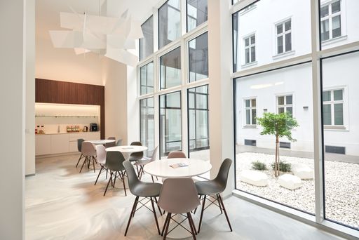 Vorschau Bild von The Aurora – das luxuriöse und exklusive
Full-Service Ärztezentrum im Herzen des neunten Wiener
Gemeindebezirks.