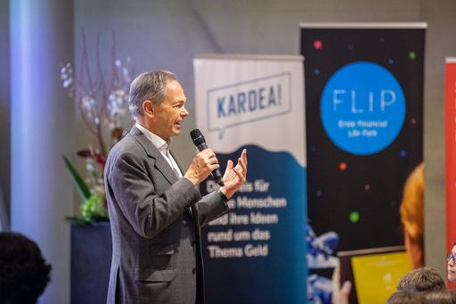 Vorschau Bild von Andreas Treichl, Aufsichtsratsvorsitzender der
ERSTE Stiftung, bei der KARDEA! Verleihung 2019