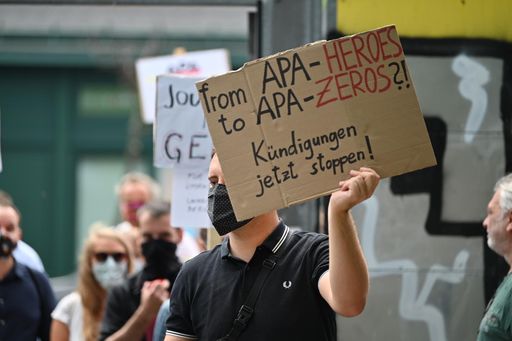 Vorschau Bild von APA-Belegschaft protestiert mit öffentlicher
Betriebsversammlung gegen Personalabbau