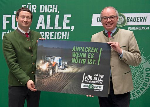 Vorschau Bild von NÖ Bauernbundobmann LH-Stv. Stephan Pernkopf und Direktor Paul
Nemecek präsentierten die neue Kampagne „Für Dich, für alle, für
Österreich“.