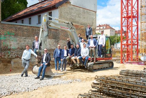 Vorschau Bild von Gruppenfoto vom Spatenstich