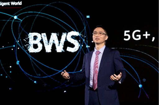 Bob Cai, Chief Marketing Officer von Huawei Carrier
BG, während seiner Rede beim 5G+, Better World Summit von Huawei