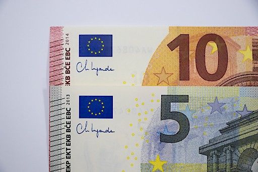 Vorschau Bild von ANHANG zu OTS: 5- und 10-EUR-Banknote (Copyright: OeNB)
