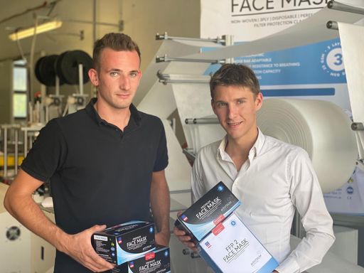  Geschäftsführer Dominik Holzner (re.) und
Produktionsleiter Patrick Schernthaner