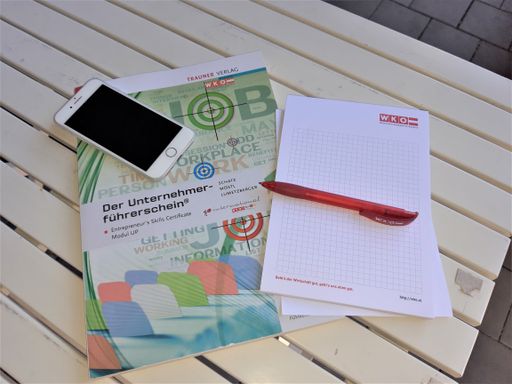 Vorschau Bild von Lehrunterlagen für die Unternehmensschulung im EU-Projekt „New
Skills for new Entrepreneurs. Attraction and Qualification of
Refugees as Successors"