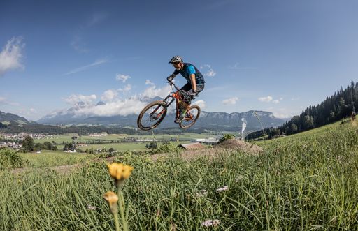 Erste Sprünge vor herrlichem Kaiserpanorama auf den
neuen OD Trails