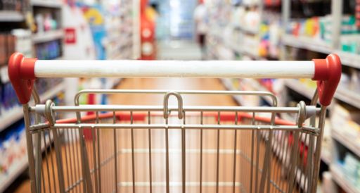  Einkaufswagen im Supermarkt - FMCG