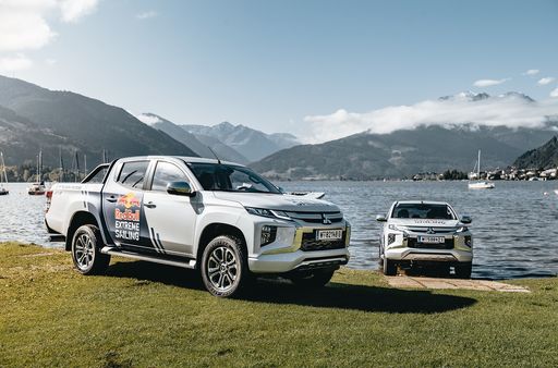 Vorschau Bild von Mitsubishi L200 mit Red Bull Extreme Sailing
Branding