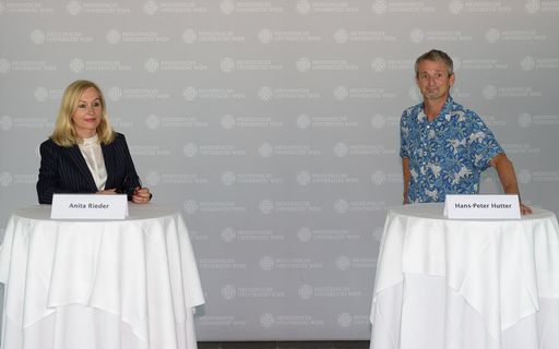 Anita Rieder, Vizerektorin für Lehre der MedUni
Wien und Hans-Peter Hutter, stellvertretender Leiter der Abteilung
für Umwelthygiene und Umweltmedizin, Zentrum für Public Health der
MedUni Wien, beim Pressegespräch zum MedAT 2020 in der Messe Wien.