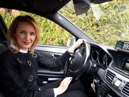 Diana Ispas ist seit 12 Jahren als Taxilenkerin und
als Taxiunternehmerin unterwegs