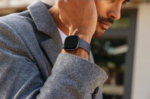 Fitbit Sense, fortschrittliche Gesundheits-Smartwatch mit dem
weltweit ersten Sensor für Stress Management / Weiterer Text über
ots und www.presseportal.de/nr/105100 / Die Verwendung dieses Bildes
ist für redaktionelle Zwecke honorarfrei. Veröffentlichung bitte
unter Quellenangabe: "obs/(c) Fitbit, Inc."