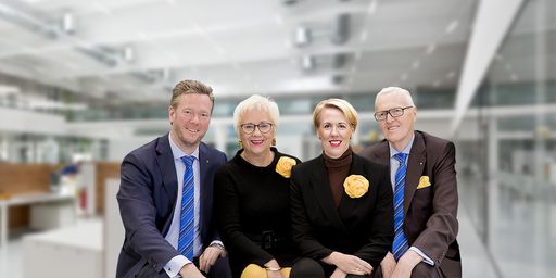 Philip Harting, Margrit Harting, Maresa Harting-Hertz und Dietmar
Harting führen in der zweiten und dritten Generation die HARTING
Technologiegruppe (von links nach rechts). Weiterer Text über ots
und www.presseportal.de/nr/120318 / Die Verwendung dieses Bildes ist
für redaktionelle Zwecke honorarfrei. Veröffentlichung bitte unter
Quellenangabe: "obs/HARTING Stiftung & Co. KG"