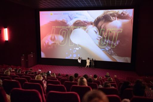 Mit Ab- und Anstand feierte der Spielfilm LOVECUT seine Premiere
im Wiener Village Cinema.