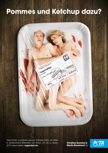 Christine Sommer und Martin Brambach protestieren gegen die
Ausbeutung in der Fleischindustrie / Weiterer Text über ots und
www.presseportal.de/nr/12276 / Die Verwendung dieses Bildes ist für
redaktionelle Zwecke honorarfrei. Veröffentlichung bitte unter
Quellenangabe: "obs/PETA Deutschland e.V./Marc Rehbeck"