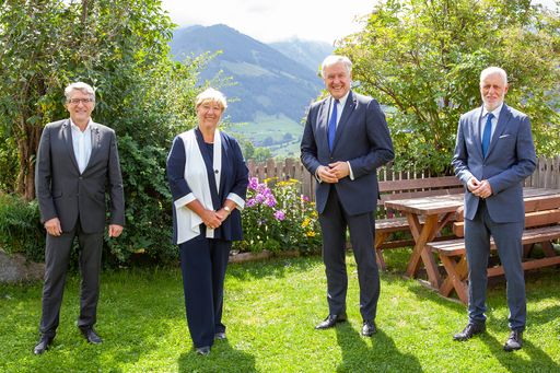 Die TeilnehmerInnen der Diskussionsrunde in Alpbach
(v.l.n.r.).