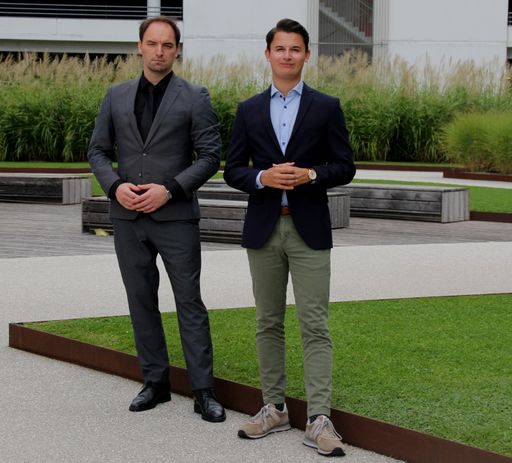 Vorschau Bild von Geschäftsführung: Tobias Mayer (rechts/Managing
Director & Founder) und Dietmar Pichler (links/Programmatic Director
& Founder)