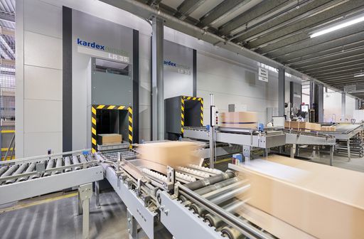 Kardex-Lagerlösung mit mehreren LR35 und Förderanlage bei Hella
Distribution GmbH (DE)