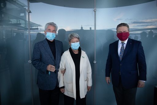 Vorschau Bild von v.l.n.r.: Bundespräsident a.D. Heinz Fischer und Margit Fischer,
Bürgermeister Michael Ludwig