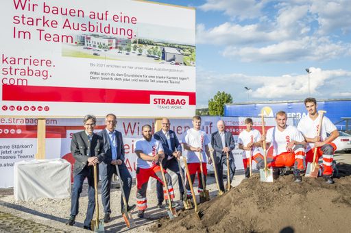 Vorschau Bild von STRABAG-Lehrlinge mit ihren Ausbildnern