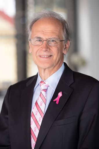  Portraitfoto Krebshilfe-Präsident Univ.-Prof. Dr.
Paul Sevelda