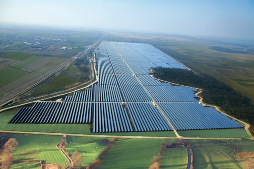 Vorschau Bild von Der 100 Hektar große Solarpark in Bulgarien wurde
vom österreichischen Grünstromerzeuger Enery gekauft.