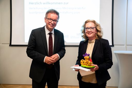 Vorschau Bild von Papageno-Medienpreisverleihung durch Bundesminister
Rudi Anschober an Mag.a Ursula Theiretzbacher