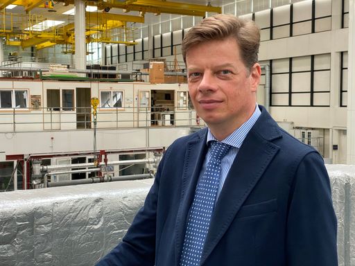 Prof. Dr. Christian Kähler / Deutsches Unternehmen produziert
einzigartigen Corona-Virenkiller für geschlossene Räume / Weiterer
Text über ots und www.presseportal.de/nr/148262 / Die Verwendung
dieses Bildes ist für redaktionelle Zwecke honorarfrei.
Veröffentlichung bitte unter Quellenangabe: "obs/Viromed
GmbH/Universität der Bundeswehr, MUC"