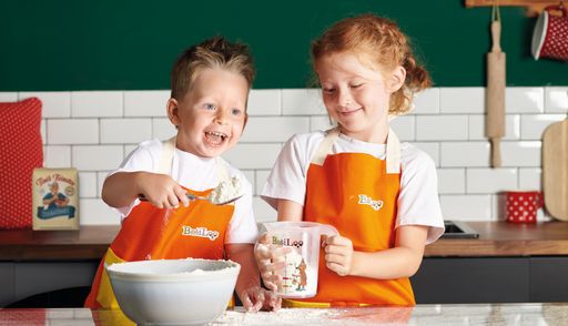 Vorschau Bild von Kinder beim Backen mit dem Fini's Feinstes
Start-Set mit Batiloo